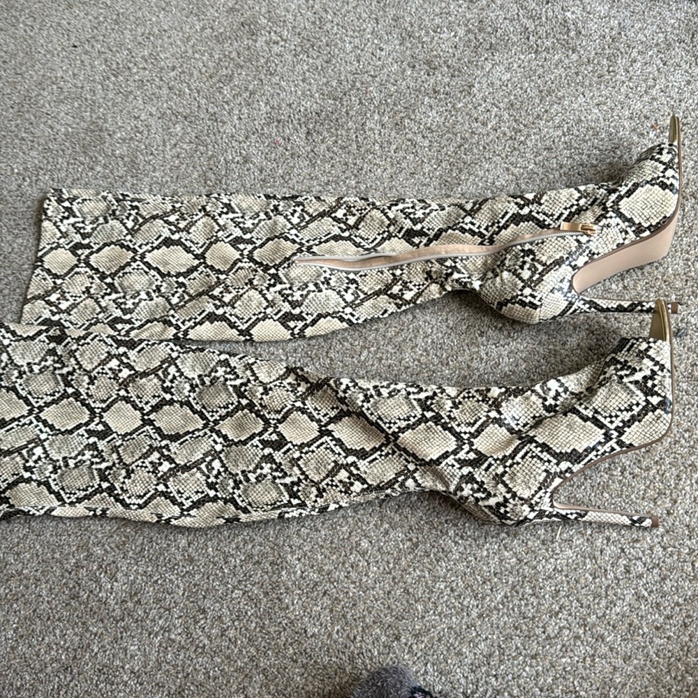 High heeled boots